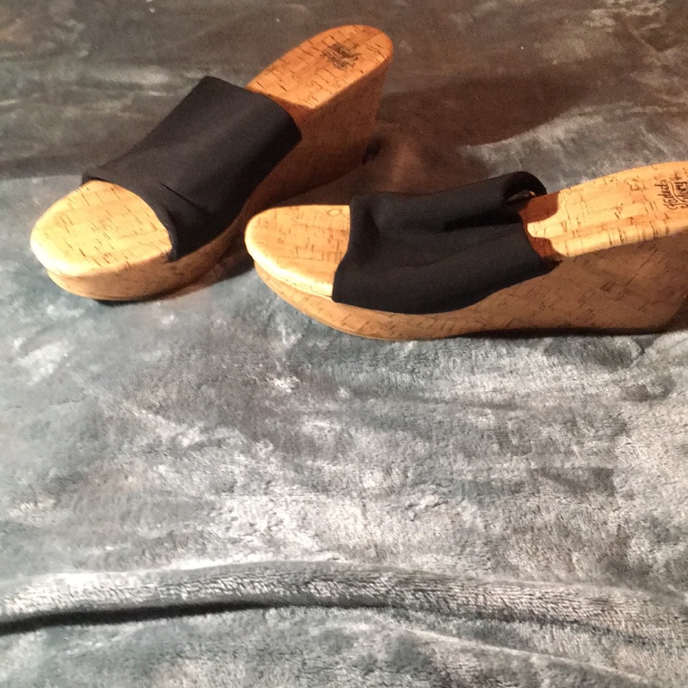 Cute Black and Tan Wedges
